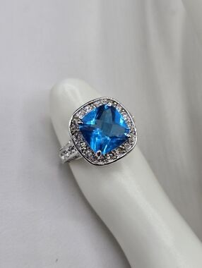 Swarovski Crystal Elements Silver Statement Ring Blue Size 7 Square Halo